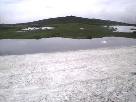 沼の平湿原9　雪渓.jpg